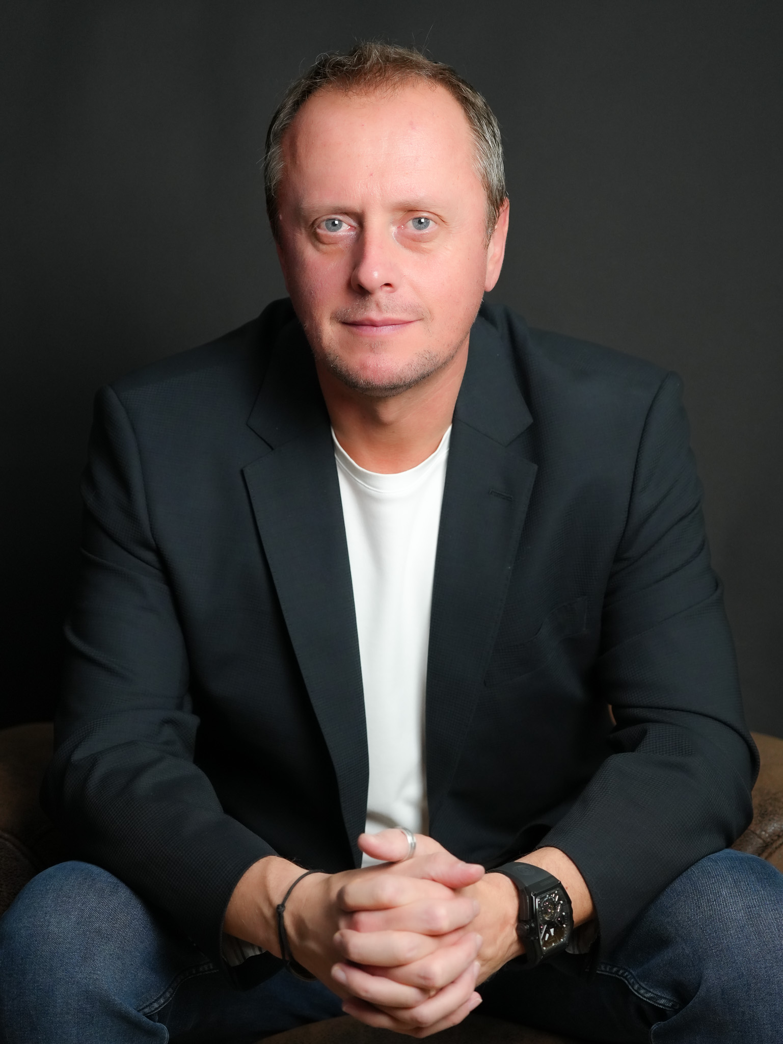 Éric Weiss, posture confiante